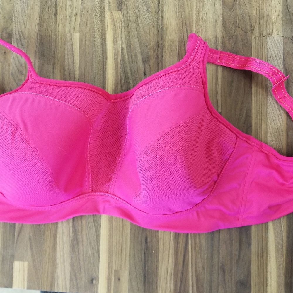 Chantelle 36H sports bra high impact